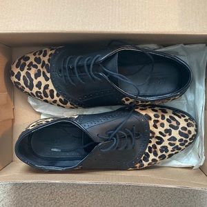 MOVING SALE. BASS CHEETAH OXFORD/SADDLE SHOES.